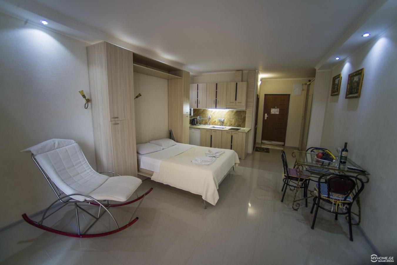 Batumi Royal Apartments ภายนอก รูปภาพ